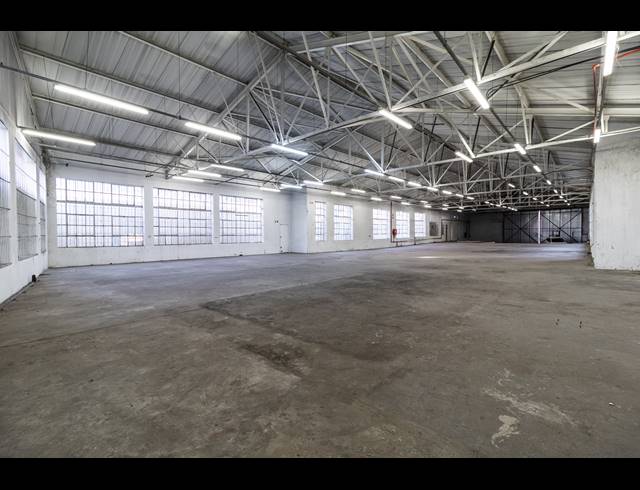 2,000M² WAREHOUSE FOR SALE IN VILLAGE MAIN